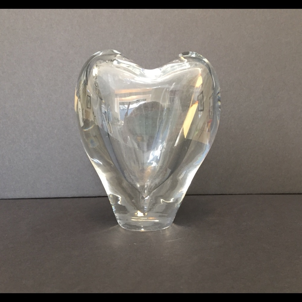 Beautiful Crystal Small Heart shaped Bud Vase